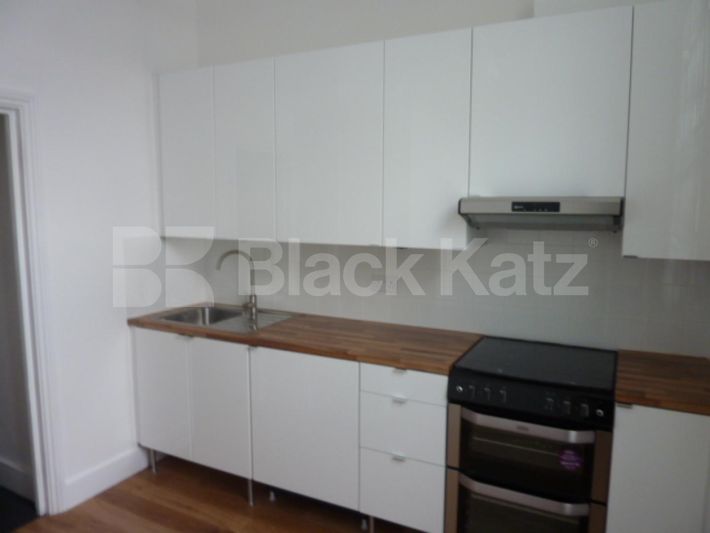 			Must See!!, 2 Bedroom, 1 bath, 1 reception Flat			 Goldney Road, Maida Vale